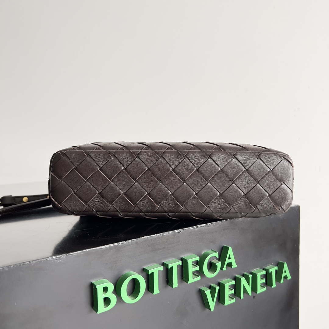 Bottega Veneta BV 789109V3IV16414 Bang Bang Vanity Case Dark Brown | bottega veneta bv 789109v3iv16414 bang bang vanity case 048
