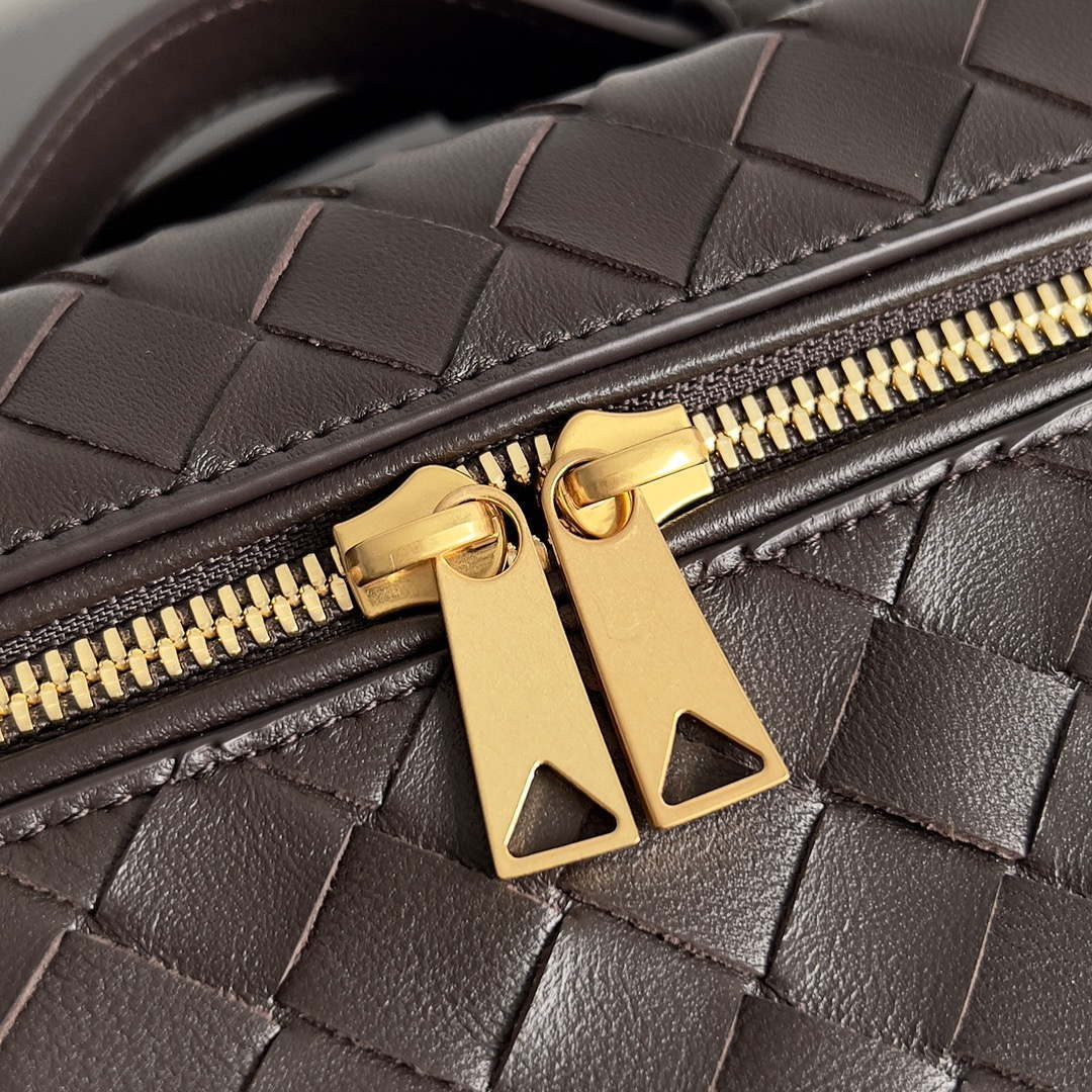 Bottega Veneta BV 789109V3IV16414 Bang Bang Vanity Case Dark Brown | bottega veneta bv 789109v3iv16414 bang bang vanity case 049