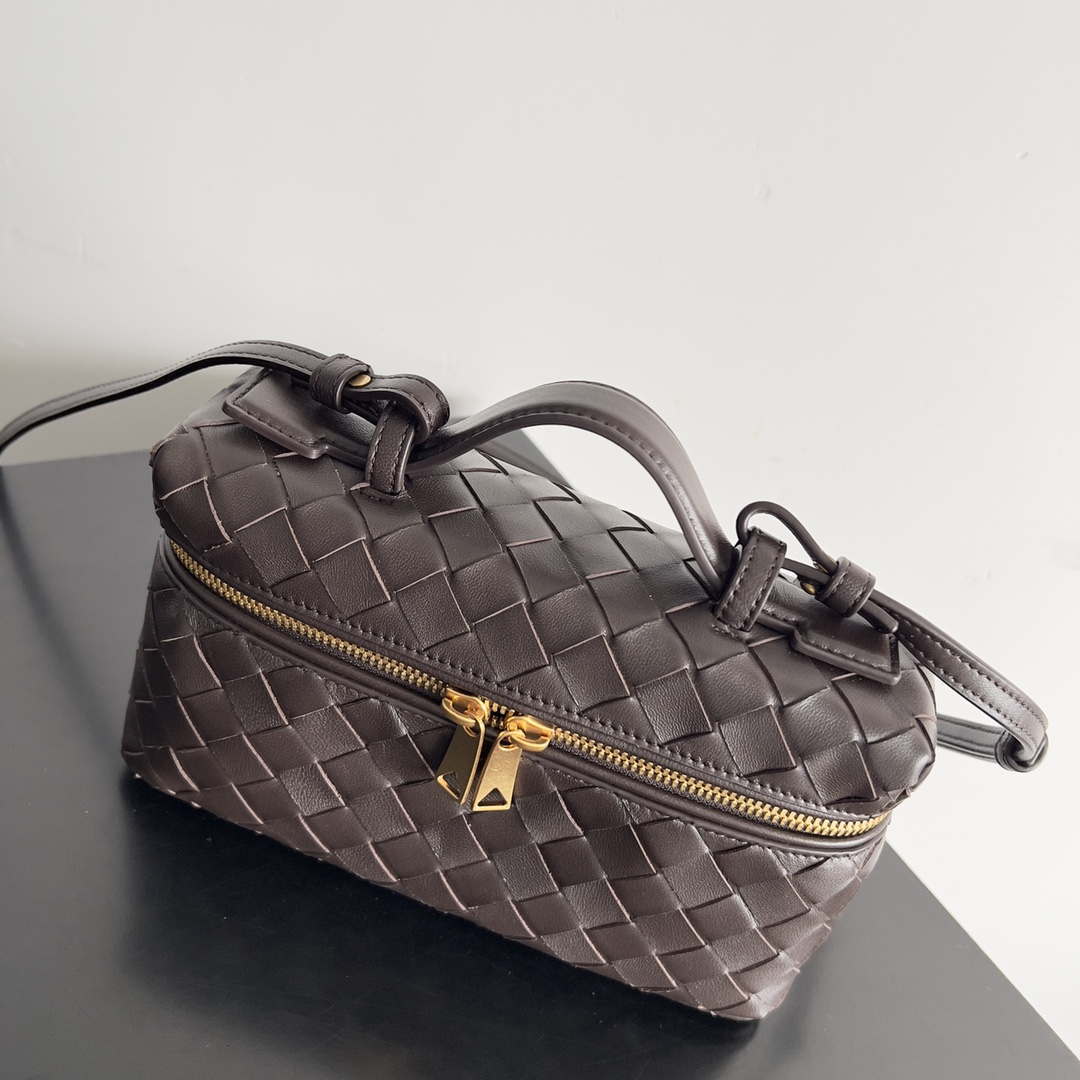 Bottega Veneta BV 789109V3IV16414 Bang Bang Vanity Case Dark Brown | bottega veneta bv 789109v3iv16414 bang bang vanity case 052