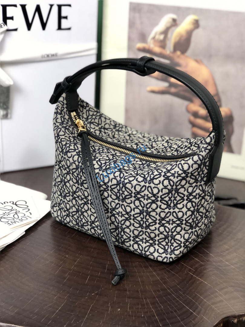 Loewe B906Q63X04 Small Cubi Crossbody bag Black and white | loewe b906q63x04 small cubi crossbody bag 003