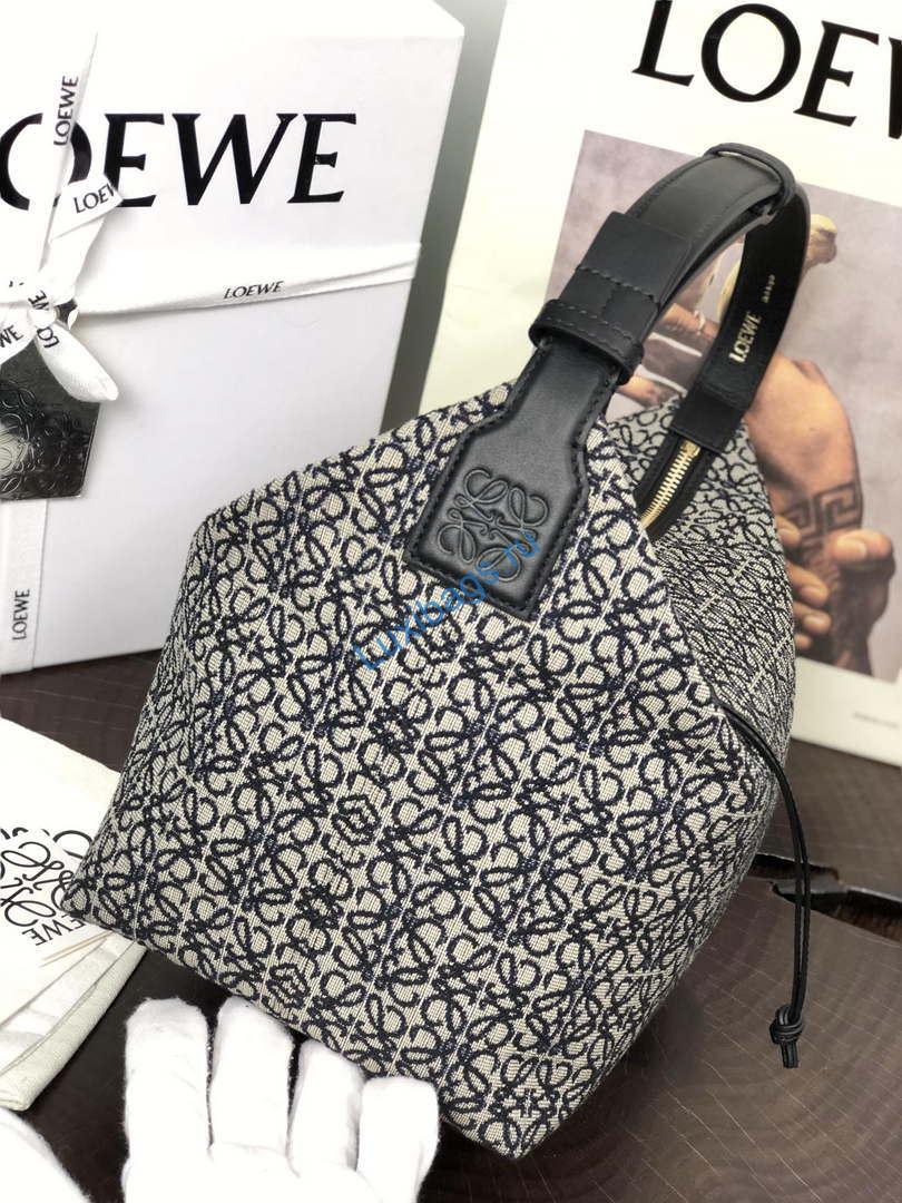 Loewe B906Q63X04 Small Cubi Crossbody bag Black and white | loewe b906q63x04 small cubi crossbody bag 004