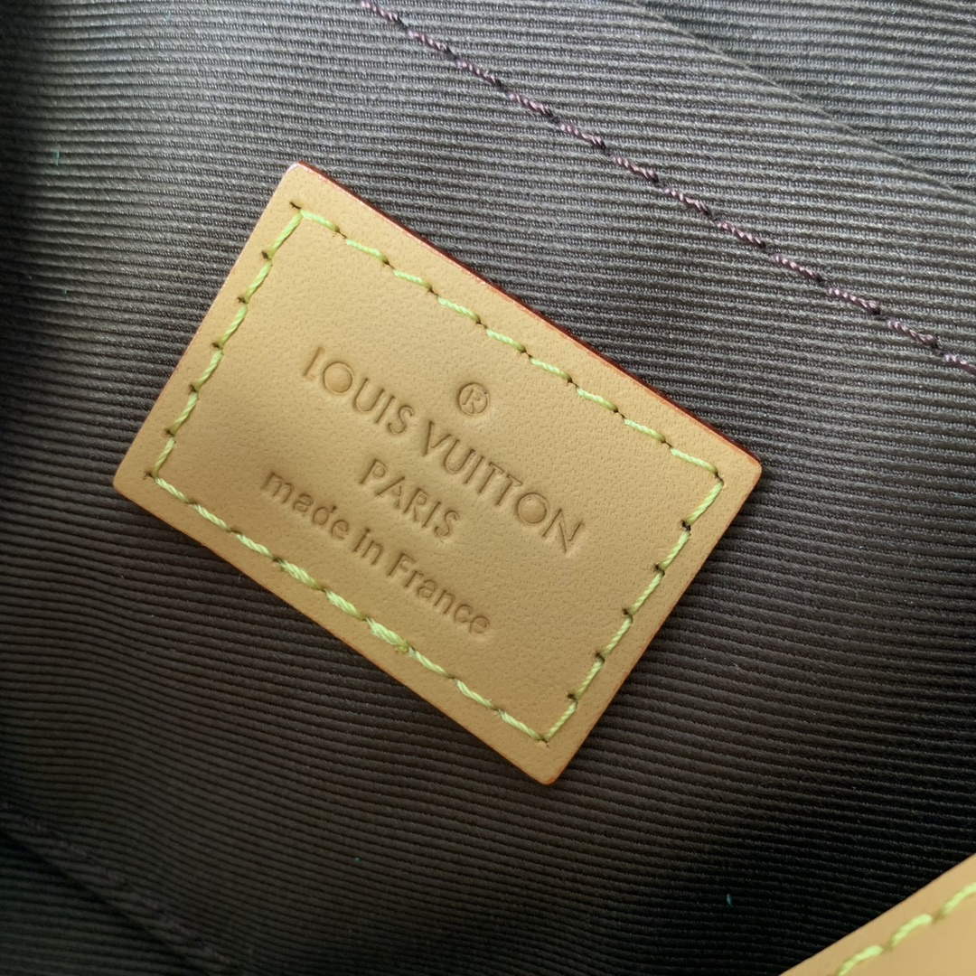 LV M83346 Louis Vuitton Envelope Wearable Wallet Bag Vanilla | lv m83346 louis vuitton envelope wearable wallet bag vanilla 8