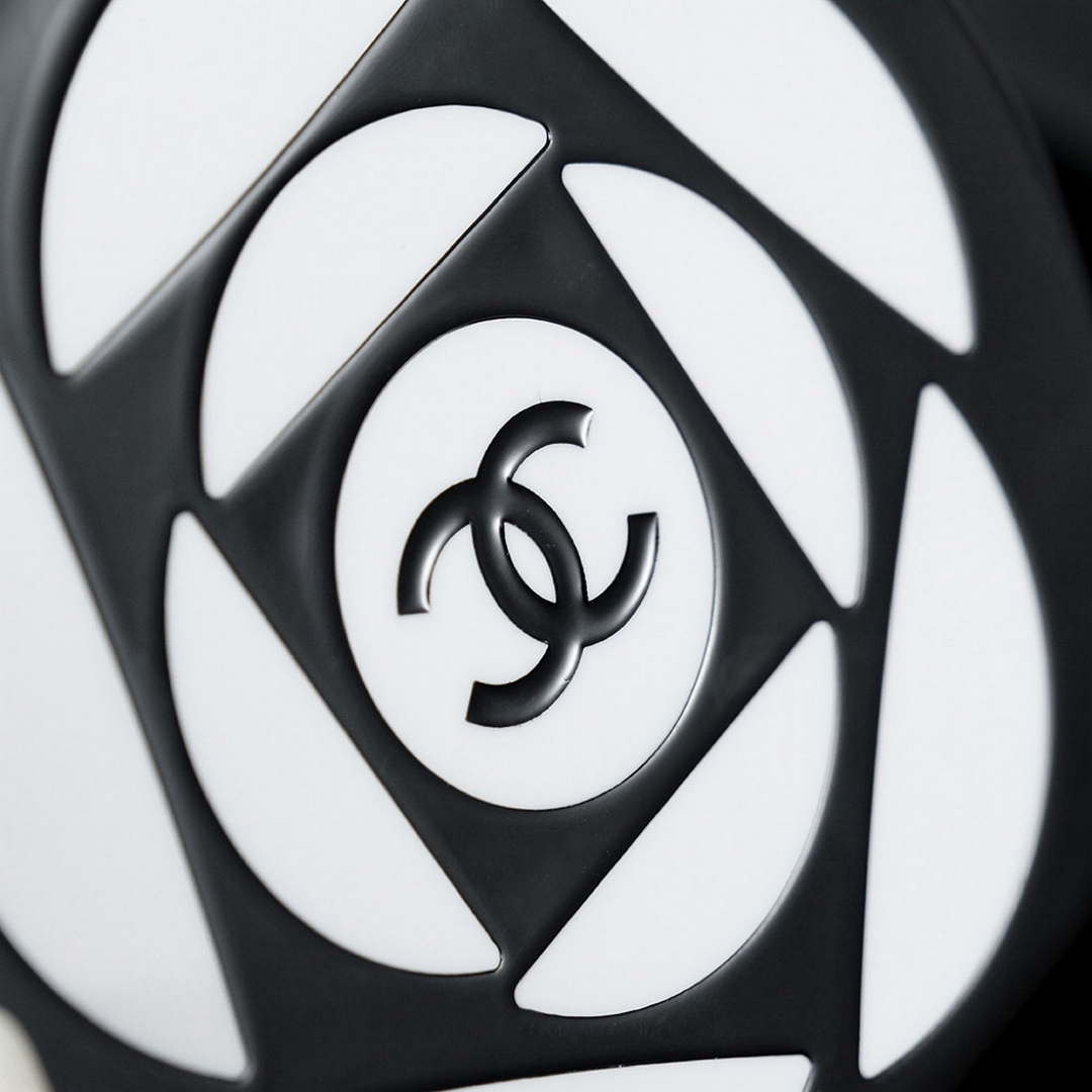 Chanel AS3548 Evening Round Lambskin white | chanel as3548 evening round lambskin white 006