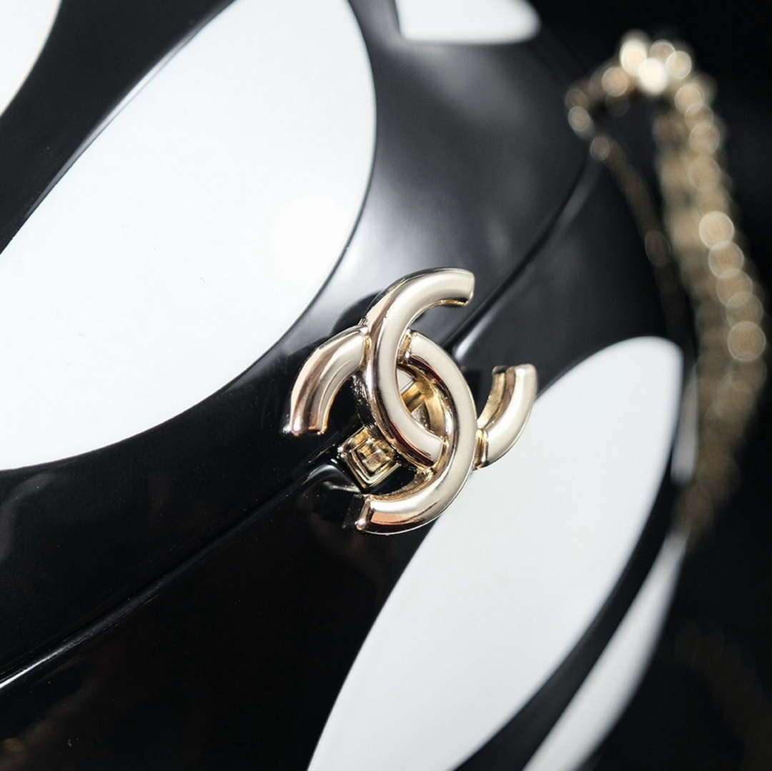 Chanel AS3716 Evening Football Lambskin white | chanel as3716 evening football lambskin white 006