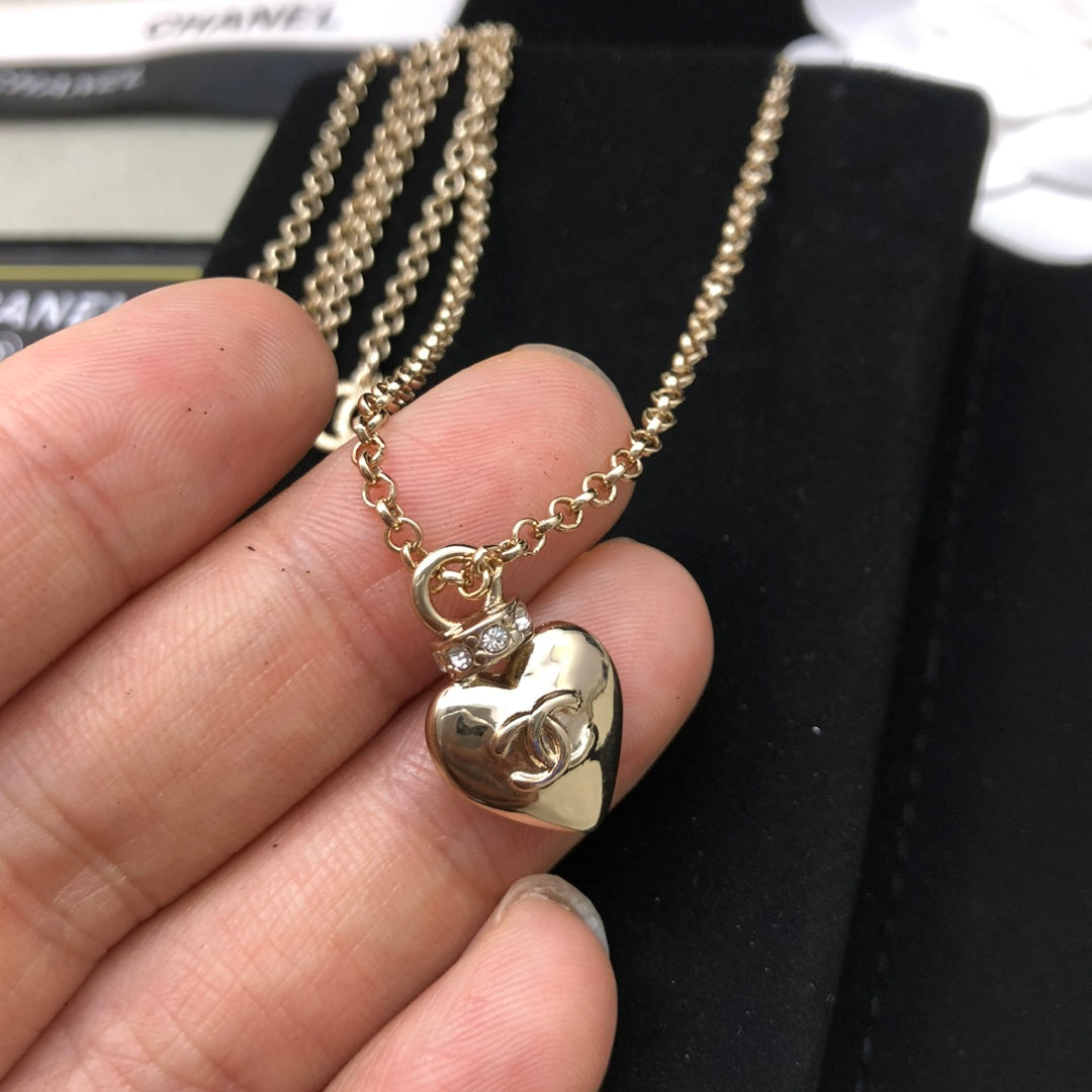Chanel Pendant Necklace Gold & Crystal CC24051332 | chanel pendant necklace gold crystal cc24051332 6 chanel pendant necklace gold crystal cc24051332 6