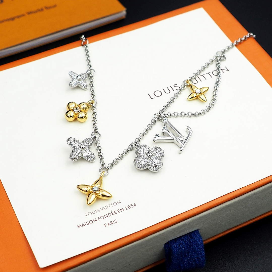 Louis Vuitton M01323 LV Gram Necklace white gold | louis vuitton m01323 lv gram necklace white gold 4 louis vuitton m01323 lv gram necklace white gold 4