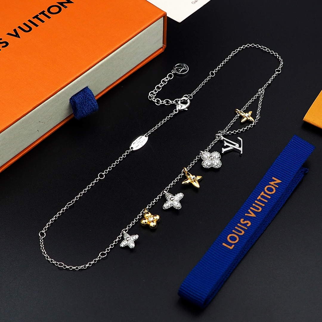 Louis Vuitton M01323 LV Gram Necklace white gold | louis vuitton m01323 lv gram necklace white gold 6 louis vuitton m01323 lv gram necklace white gold 6
