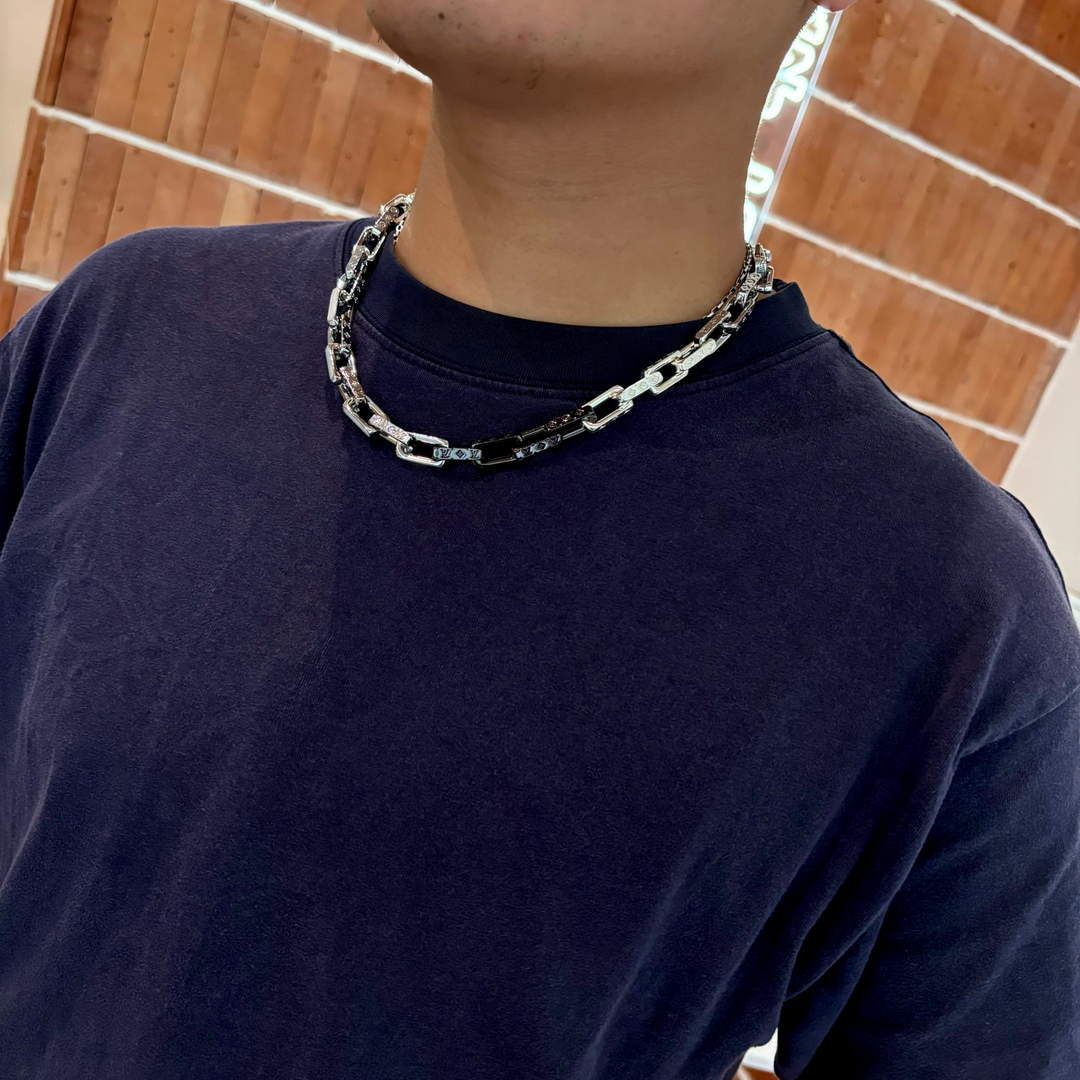 Louis Vuitton M01758 Monogram Chain Necklace | louis vuitton m01758 monogram chain necklace 5 louis vuitton m01758 monogram chain necklace 5