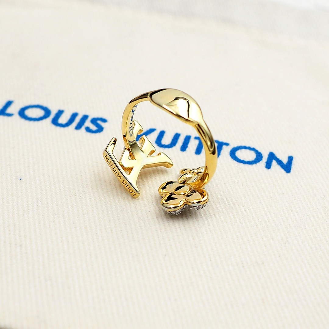 Louis Vuitton M1093M LV Gram Ring Gold | louis vuitton m1093m lv gram ring gold 7 louis vuitton m1093m lv gram ring gold 7