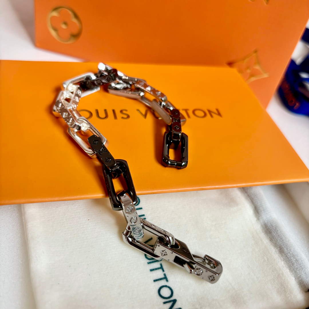 Louis Vuitton M1541L Monogram Chain Bracelet | louis vuitton m1541l monogram chain bracelet 4 louis vuitton m1541l monogram chain bracelet 4