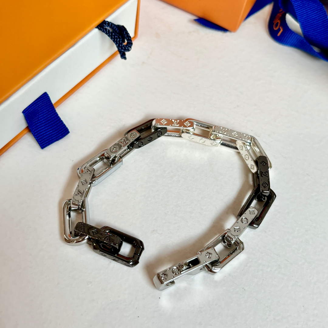 Louis Vuitton M1541L Monogram Chain Bracelet | louis vuitton m1541l monogram chain bracelet 5 louis vuitton m1541l monogram chain bracelet 5