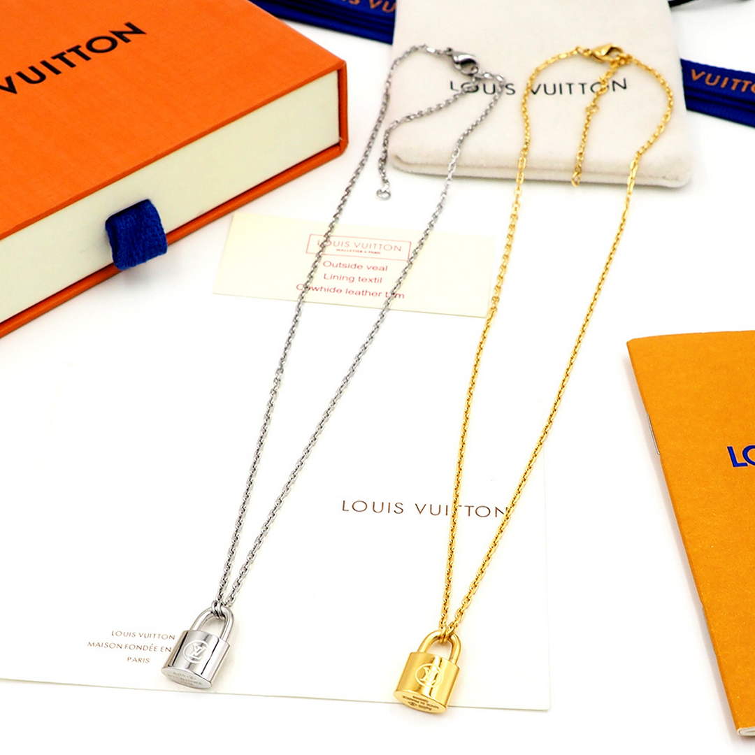 Louis Vuitton Q93559 Silver Lockit pendant | louis vuitton q93559 silver lockit pendant 7 louis vuitton q93559 silver lockit pendant 7