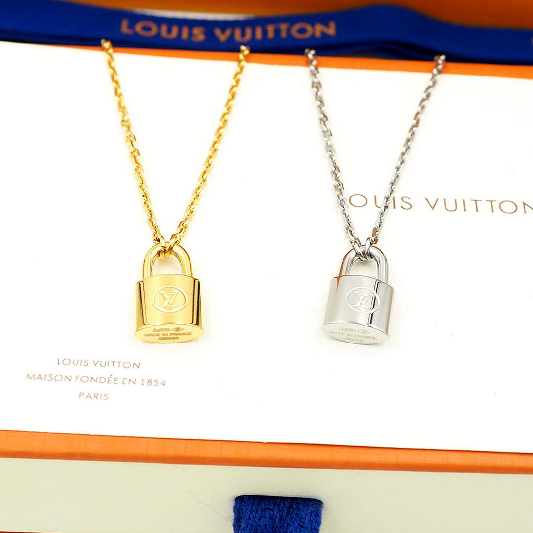 Louis Vuitton Q93559 gold Lockit pendant | louis vuitton q93559 yellow gold lockit pendant 4 louis vuitton q93559 yellow gold lockit pendant 4