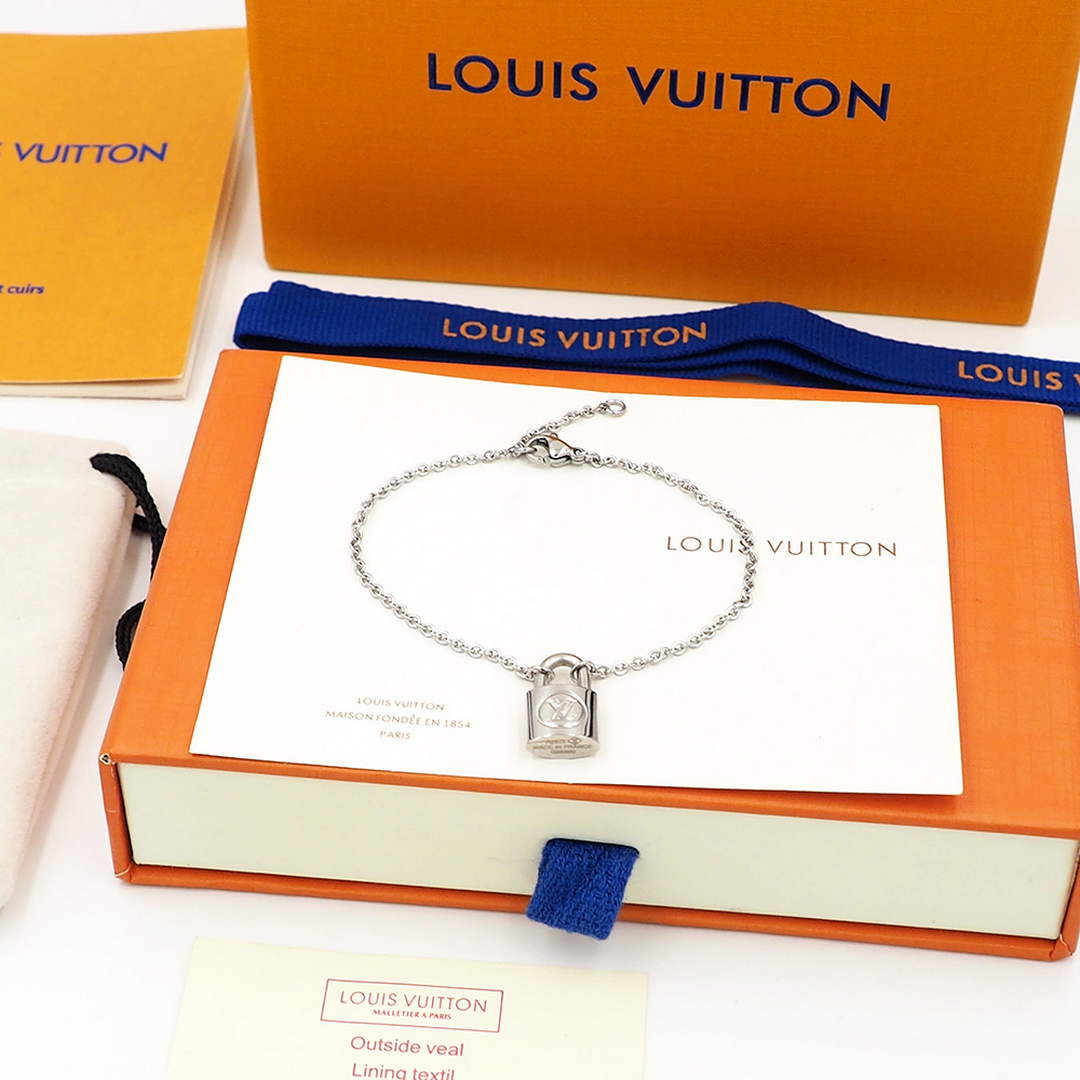 Louis Vuitton Q95450 Silver Lockit bracelet | louis vuitton q95450 silver lockit bracelet 6 louis vuitton q95450 silver lockit bracelet 6