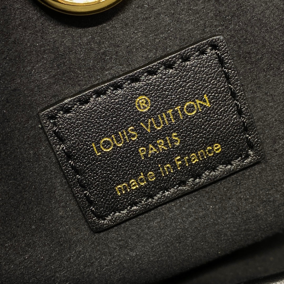 LV M22914 Louis Vuitton Lock It MM Bag Black | lv m22914 louis vuitton lock it mm bag black 8 lv m22914 louis vuitton lock it mm bag black 8