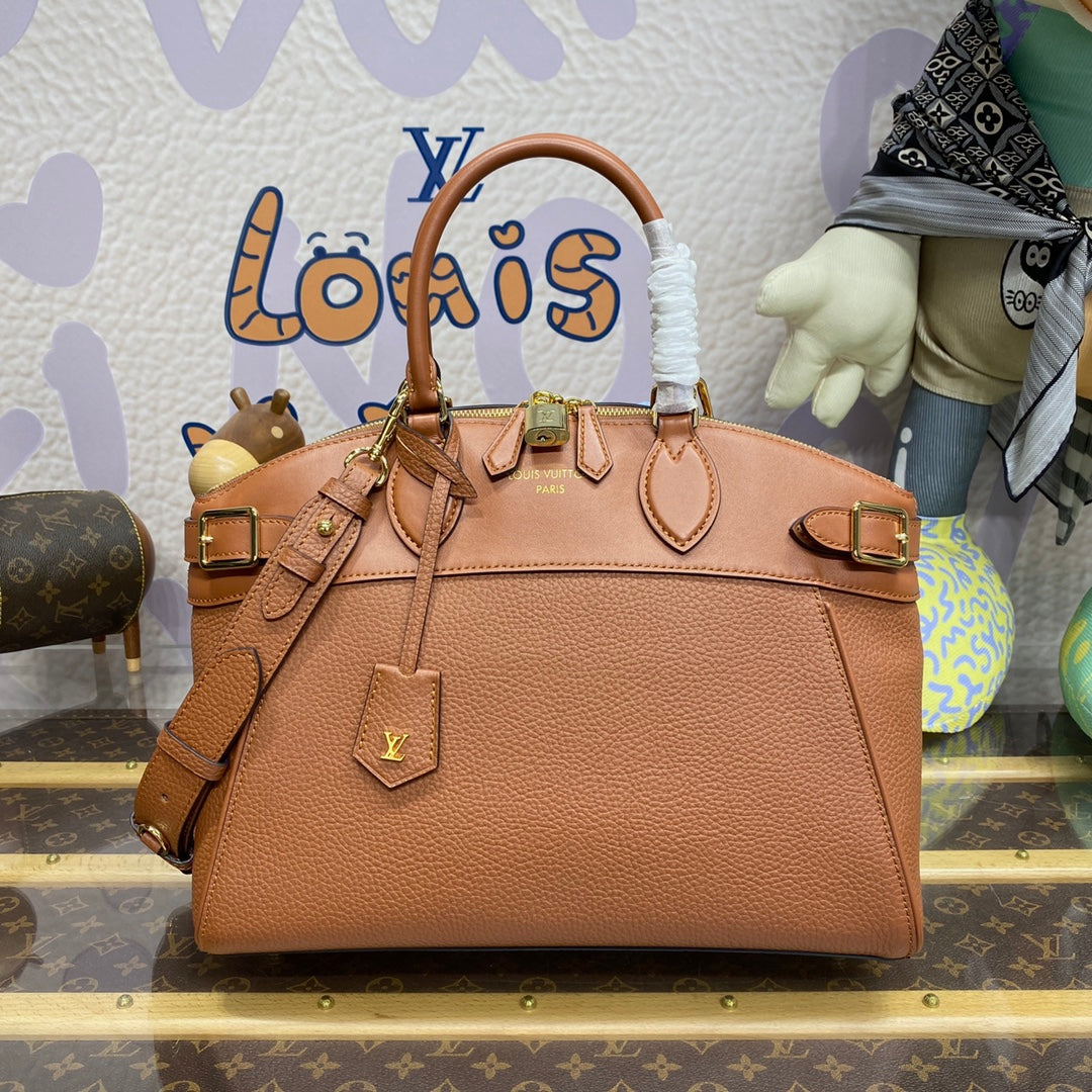 LV M22925 Louis Vuitton Lock It MM Bag Gold | lv m22925 louis vuitton lock it mm bag gold 1 lv m22925 louis vuitton lock it mm bag gold 1