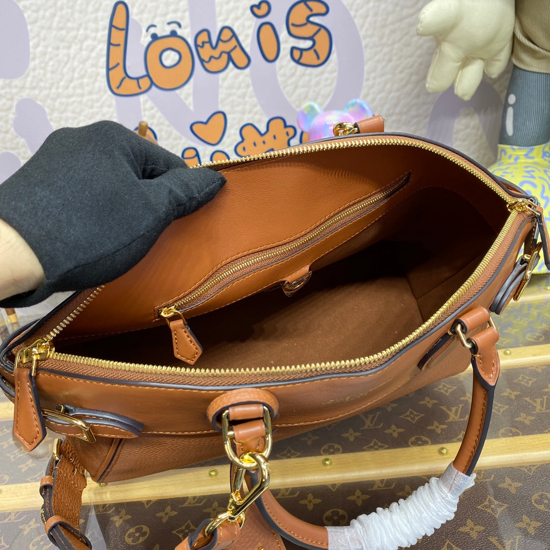 LV M22925 Louis Vuitton Lock It MM Bag Gold | lv m22925 louis vuitton lock it mm bag gold 9 lv m22925 louis vuitton lock it mm bag gold 9
