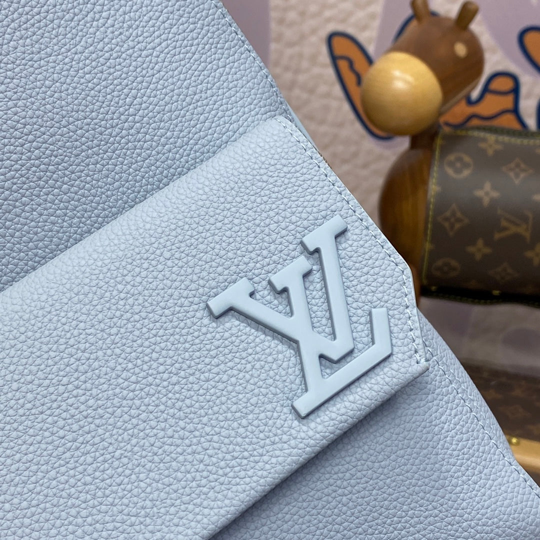 LV M23765 Louis Vuitton Pilot Slingbag Light Blue | lv m23765 louis vuitton pilot slingbag light blue 5 lv m23765 louis vuitton pilot slingbag light blue 5