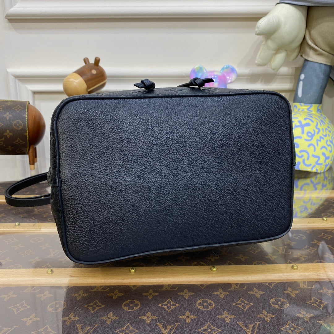 LV M45256 Louis Vuitton NéoNoé MM Bucket Bag Black | lv m45256 louis vuitton neonoe mm bucket bag black 6 lv m45256 louis vuitton neonoe mm bucket bag black 6