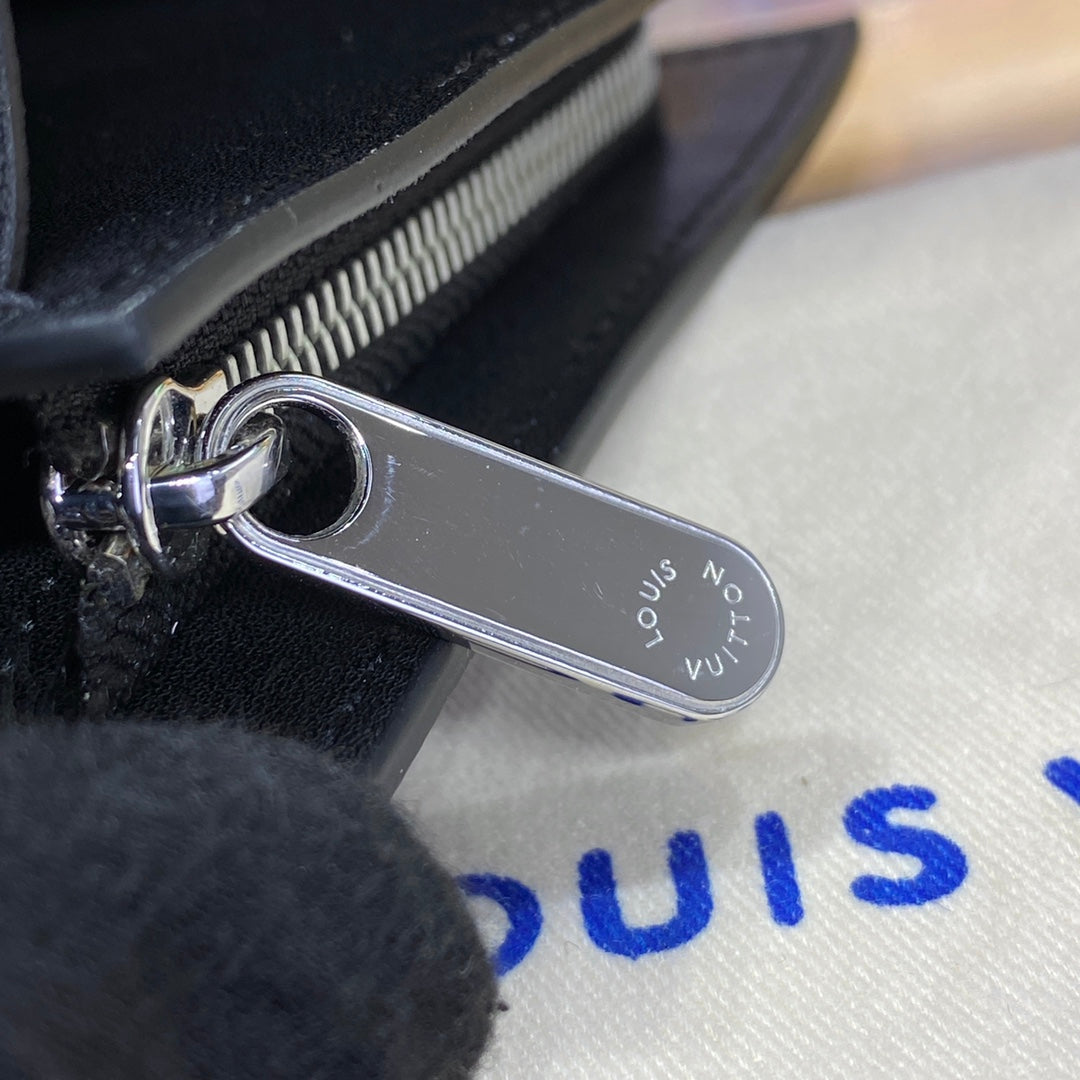 LV M62540 Louis Vuitton Iris Compact Wallet Black | lv m62540 louis vuitton iris compact wallet black 2 lv m62540 louis vuitton iris compact wallet black 2
