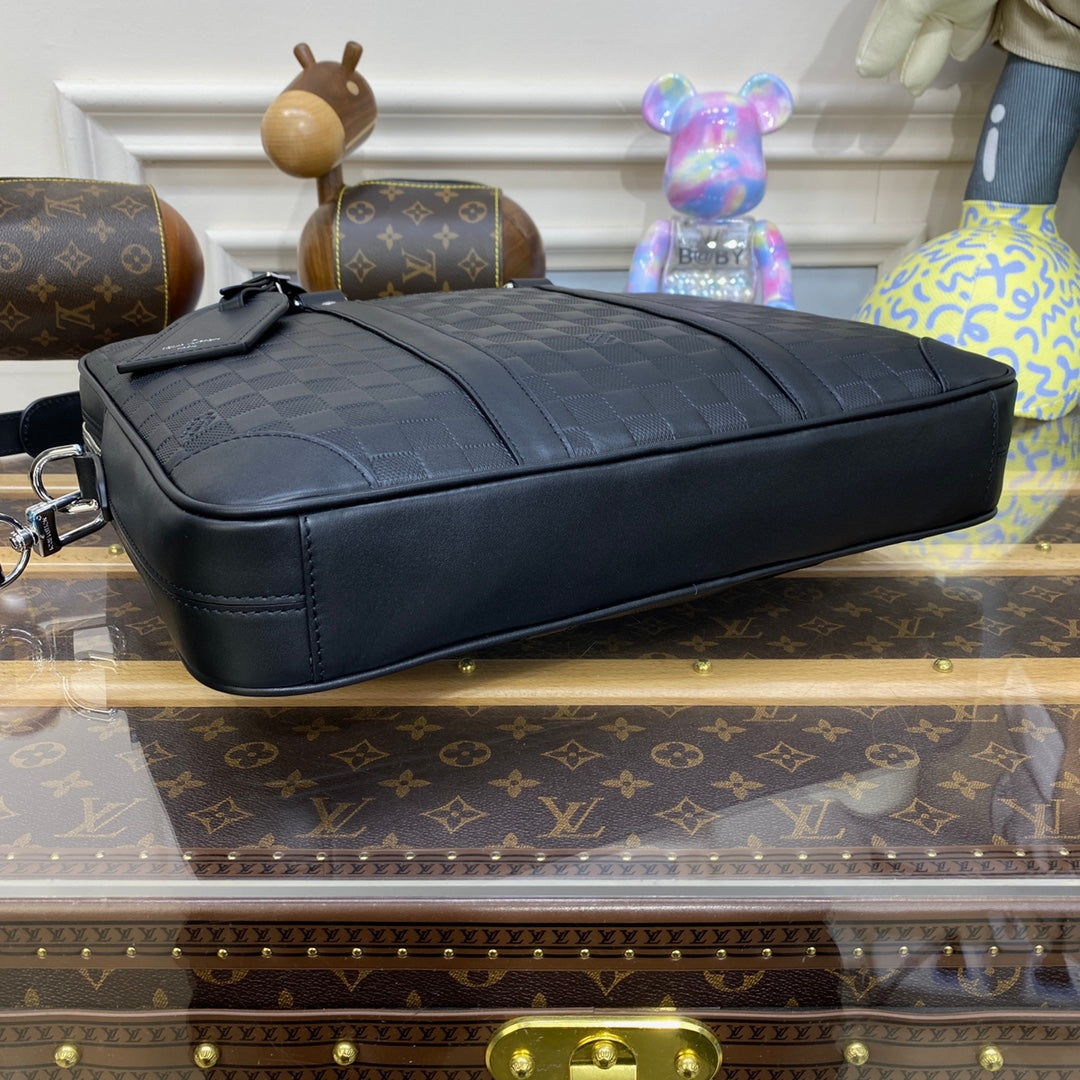 LV N40444 Louis Vuitton Porte-Documents Voyage PM Briefcase Black | lv n40444 louis vuitton porte documents voyage pm briefcase black 6 lv n40444 louis vuitton porte documents voyage pm briefcase black 6