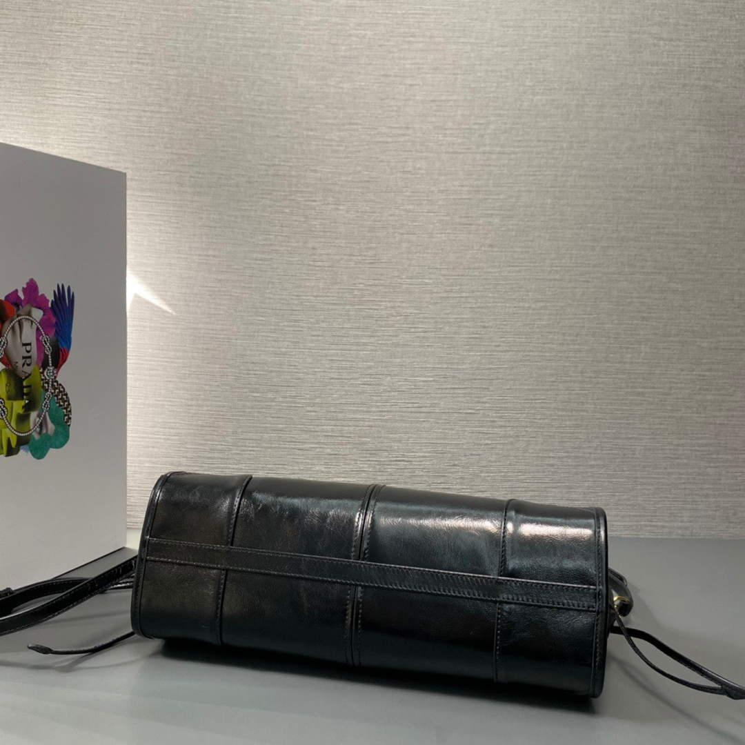 Prada 1BA426 Prada Medium leather handbag Black | prada 1ba426 prada medium leather handbag black 5 prada 1ba426 prada medium leather handbag black 5