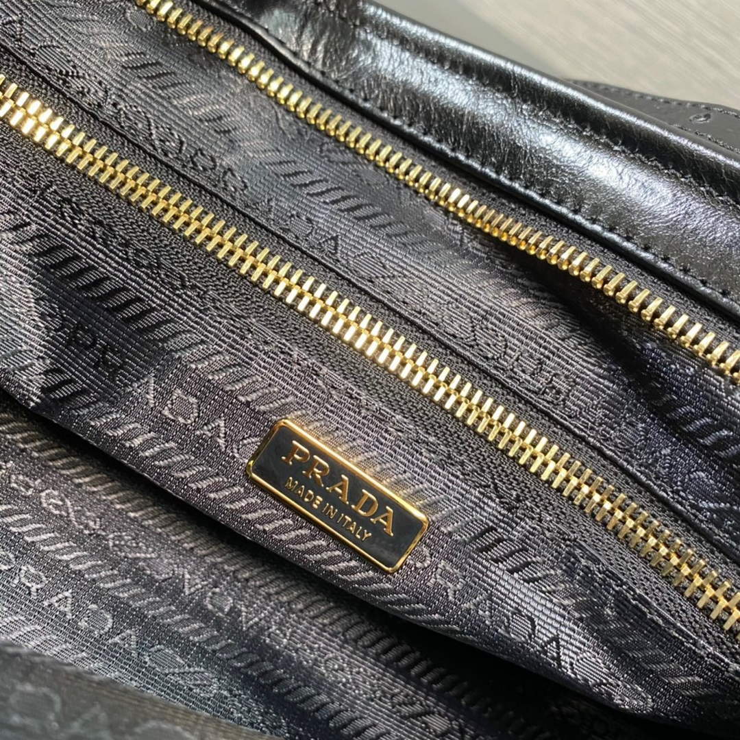 Prada 1BA426 Prada Medium leather handbag Black | prada 1ba426 prada medium leather handbag black 9 prada 1ba426 prada medium leather handbag black 9