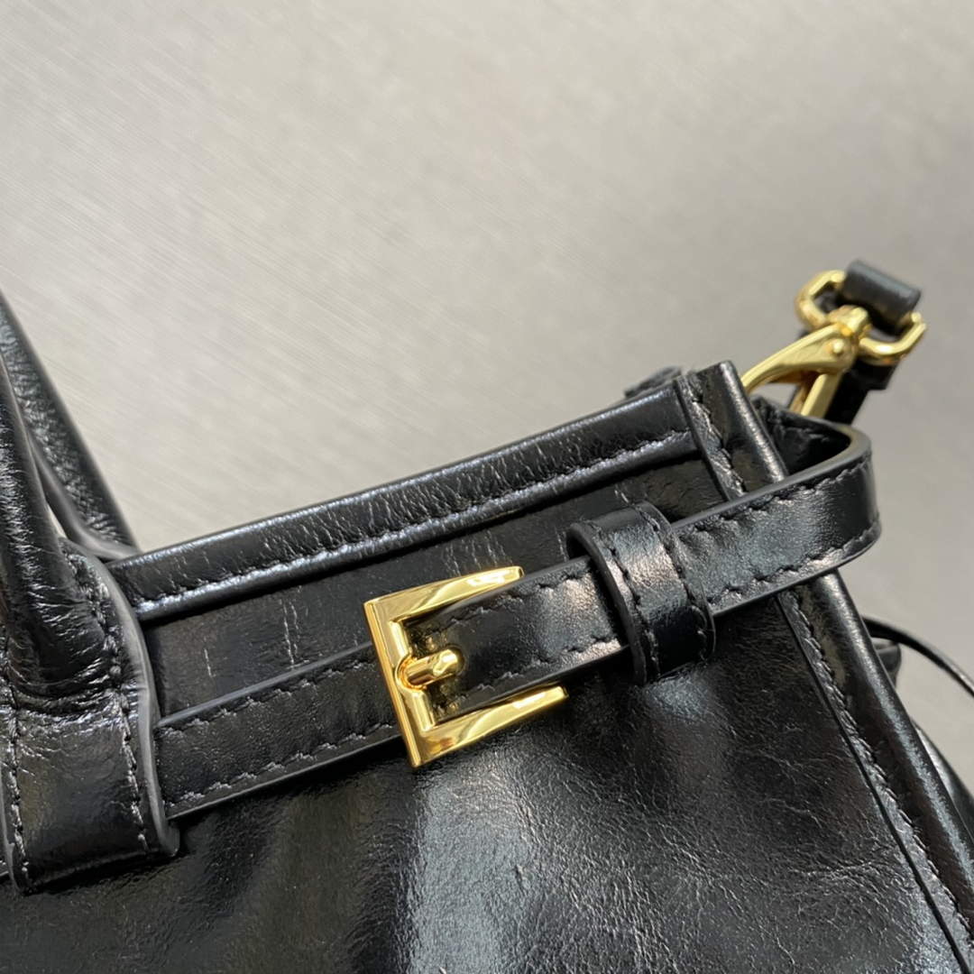 Prada 1BA426 Prada Medium leather handbag Black short handles | prada 1ba426 prada medium leather handbag black short handles 6 prada 1ba426 prada medium leather handbag black short handles 6