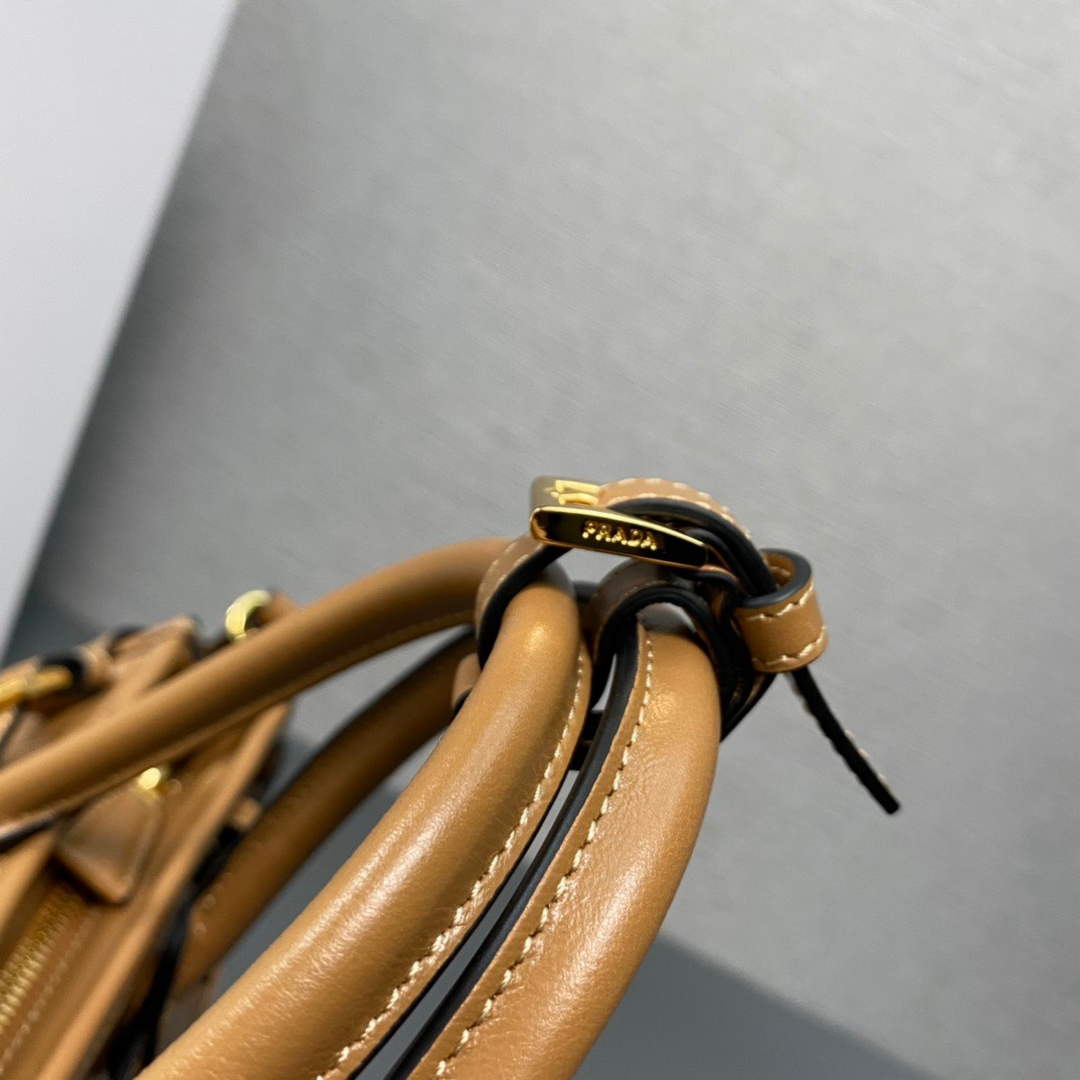 Prada 1BA426 Prada Medium leather handbag Cameo short handles | prada 1ba426 prada medium leather handbag cameo short handles 6 prada 1ba426 prada medium leather handbag cameo short handles 6