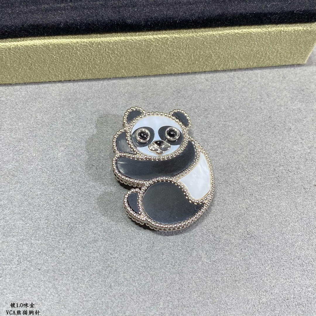 Van Cleef & Arpels Lucky Animals Panda Brooch VCARP5LI00 white gold | van cleef arpels lucky animals panda brooch vcarp5li00 white gold 6 van cleef arpels lucky animals panda brooch vcarp5li00 white gold 6