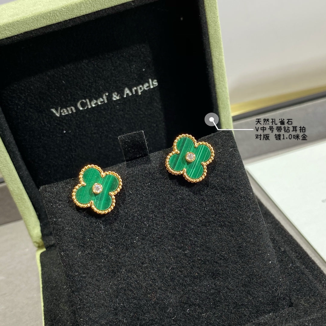 Van Cleef & Arpels Vintage Alhambra earrings diamonds VCA3601043 | van cleef arpels vintage alhambra earrings diamonds vca3601043 6 van cleef arpels vintage alhambra earrings diamonds vca3601043 6