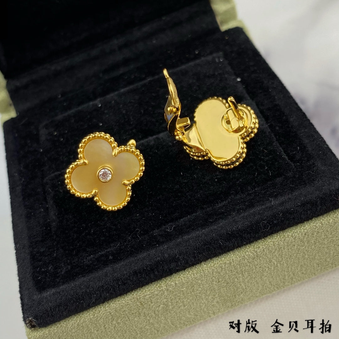 Van Cleef & Arpels Vintage Alhambra earrings diamonds VCA3601044 | van cleef arpels vintage alhambra earrings diamonds vca3601044 4 van cleef arpels vintage alhambra earrings diamonds vca3601044 4