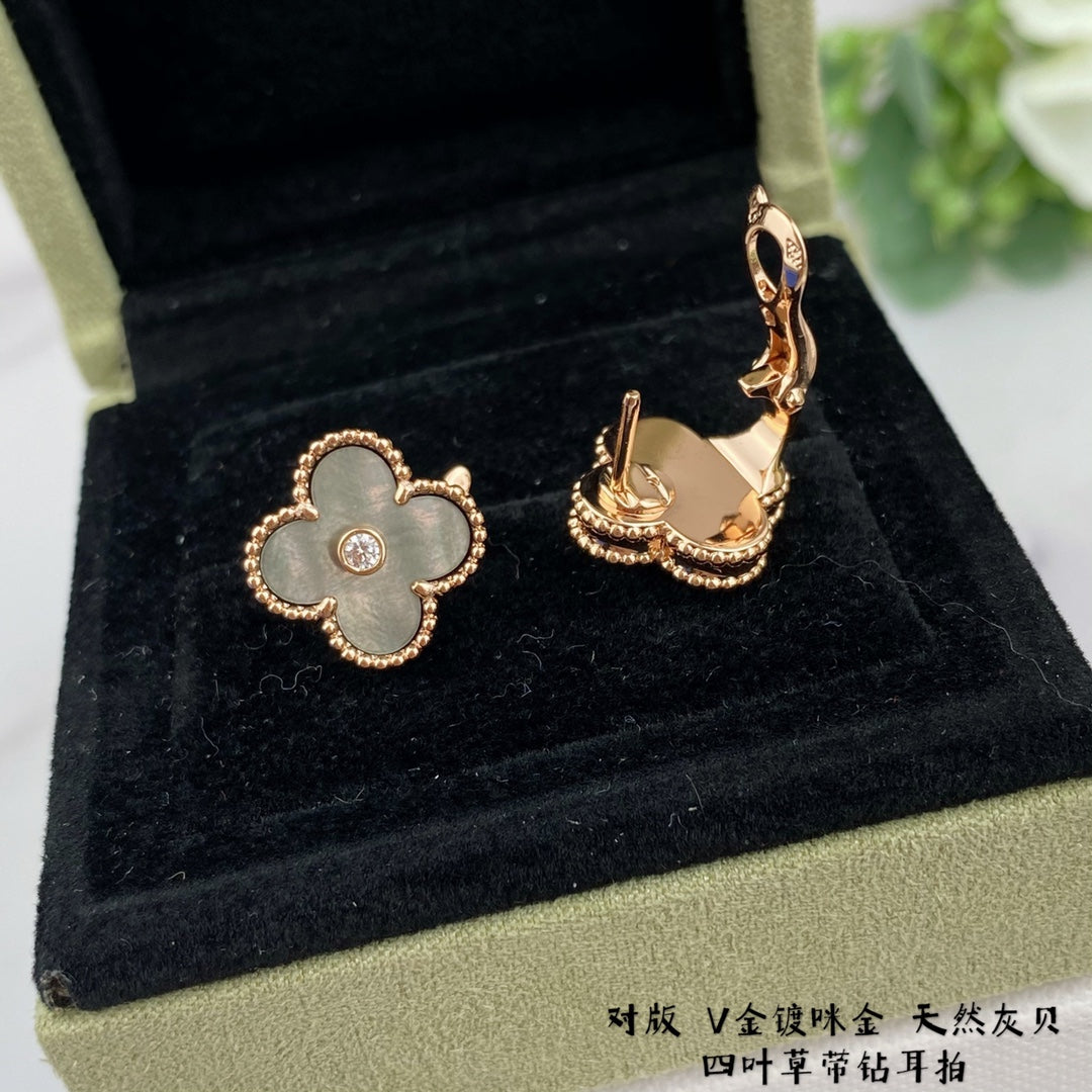 Van Cleef & Arpels Vintage Alhambra earrings diamonds VCA3601046 | van cleef arpels vintage alhambra earrings diamonds vca3601046 7 van cleef arpels vintage alhambra earrings diamonds vca3601046 7