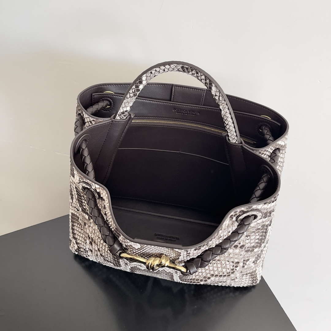 Bottega Veneta BV 743572 Medium Andiamo Snakeskin Handbag BV9069 | bottega veneta bv 766016 medium andiamo snakeskin handbag bv9069 09