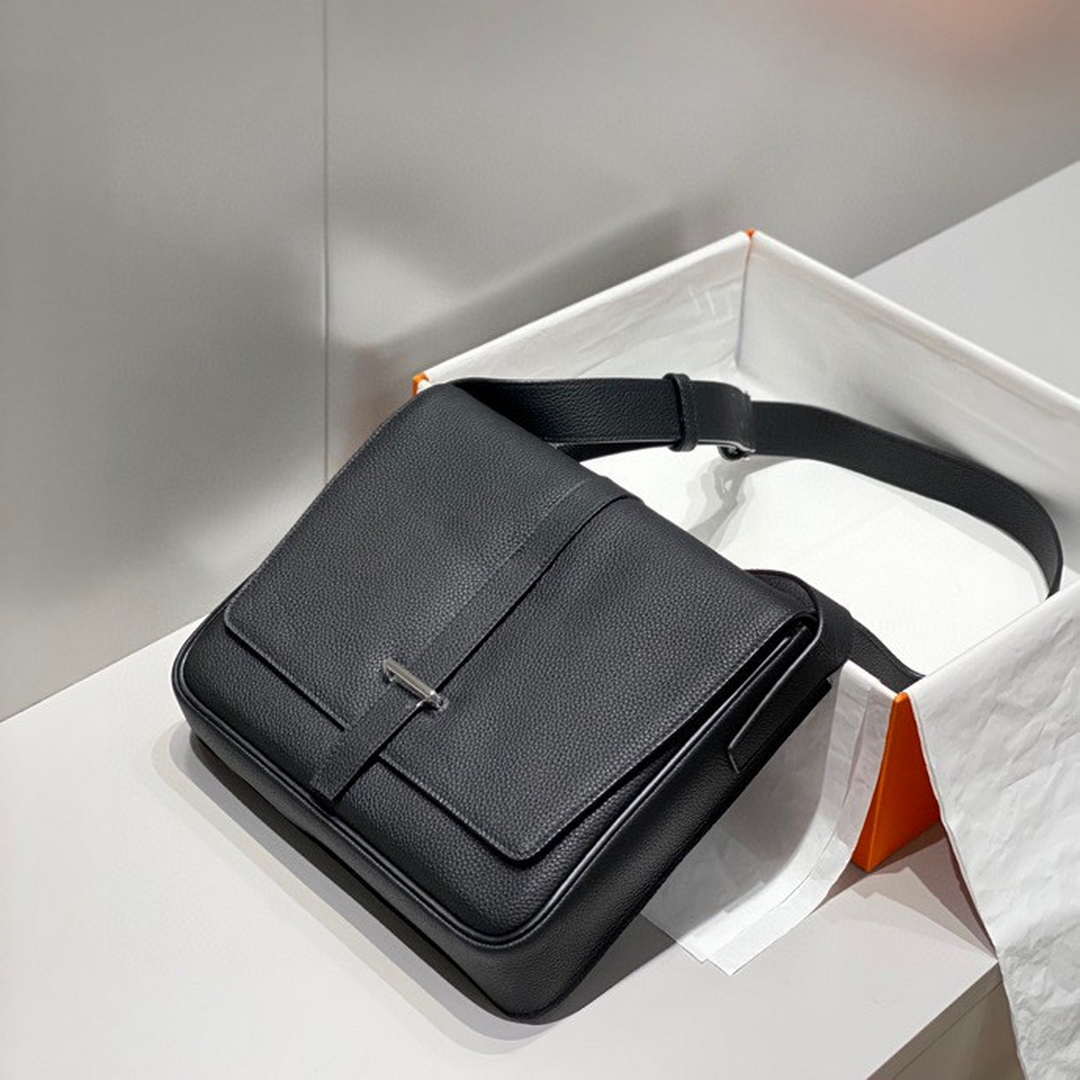 Hermes H082119CK89 Men Steve light junior messenger bag Black | hermes h082119ck89 steve light junior messenger bag 04