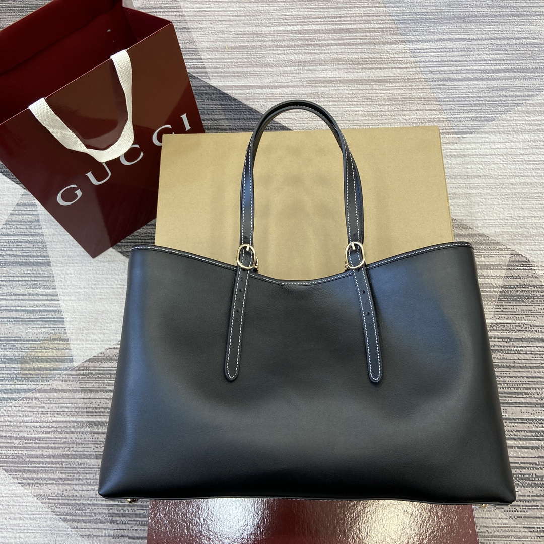 Gucci 815213 GG Emblem medium tote bag Black leather | gucci 815213 gg emblem medium tote bag black leather 02