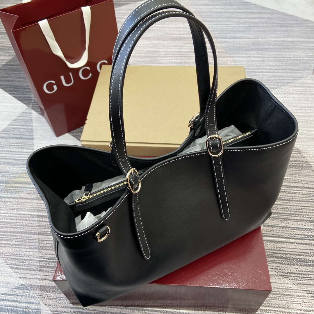 Gucci 815213 GG Emblem medium tote bag Black leather | gucci 815213 gg emblem medium tote bag black leather 04