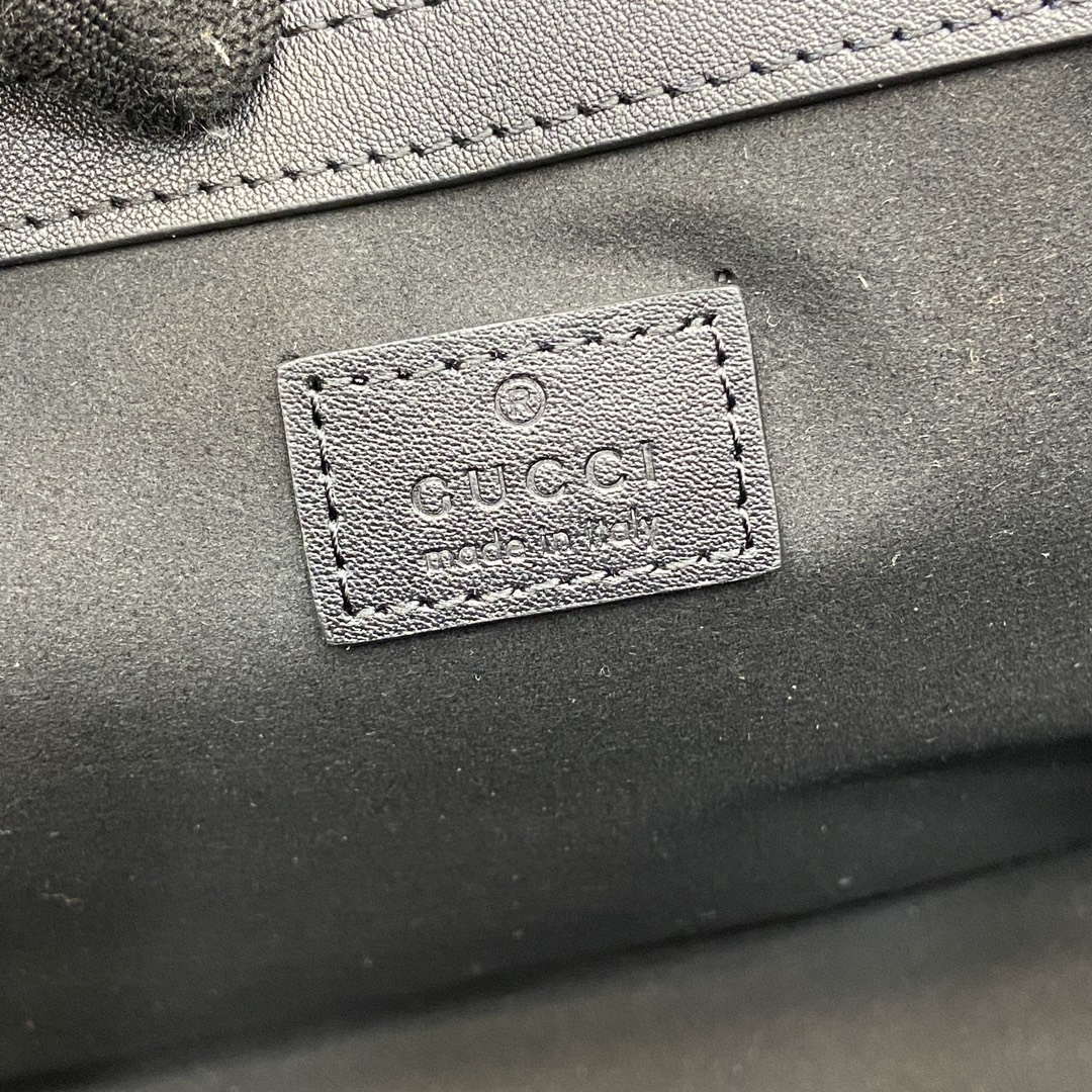 Gucci 815213 GG Emblem medium tote bag Black leather | gucci 815213 gg emblem medium tote bag black leather 10