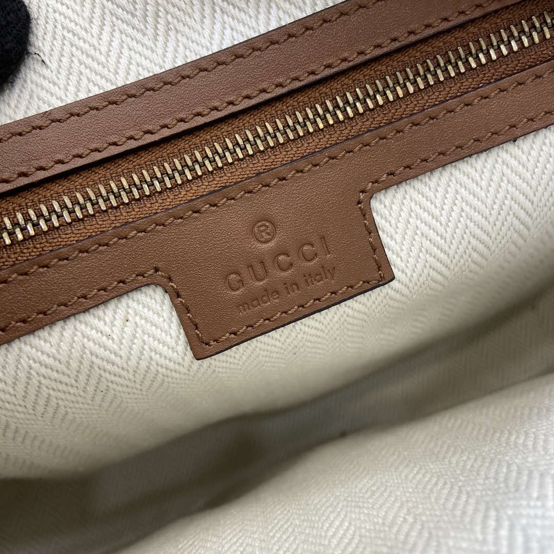 Gucci 821160 GG Emblem medium crossbody bag Beige and dark brown | gucci 815256 gg emblem medium crossbody bag 21