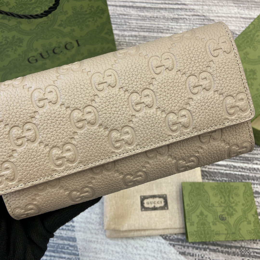 Gucci 815922 GG Emblem continental wallet Taupe | gucci 815922 gg emblem continental wallet black 06