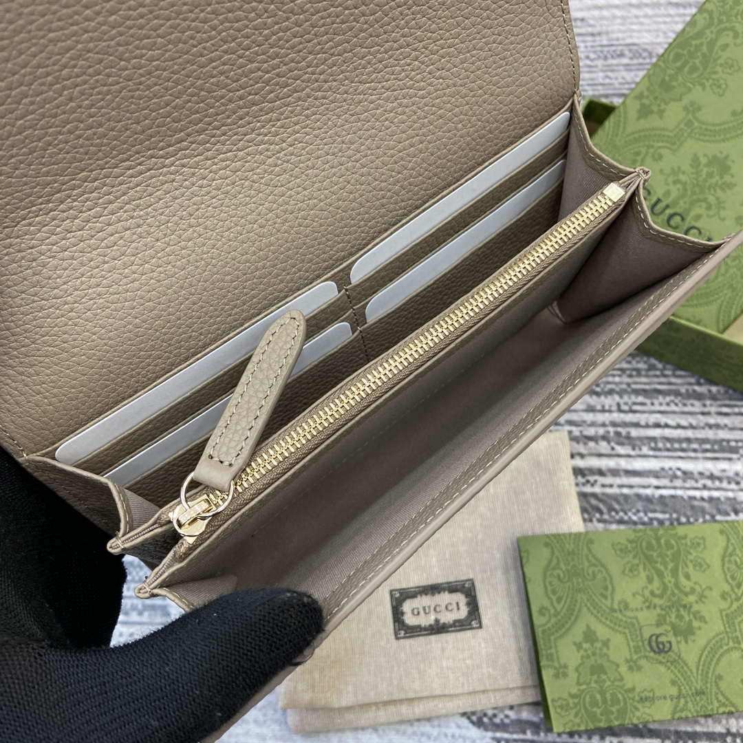 Gucci 815922 GG Emblem continental wallet Taupe | gucci 815922 gg emblem continental wallet black 10