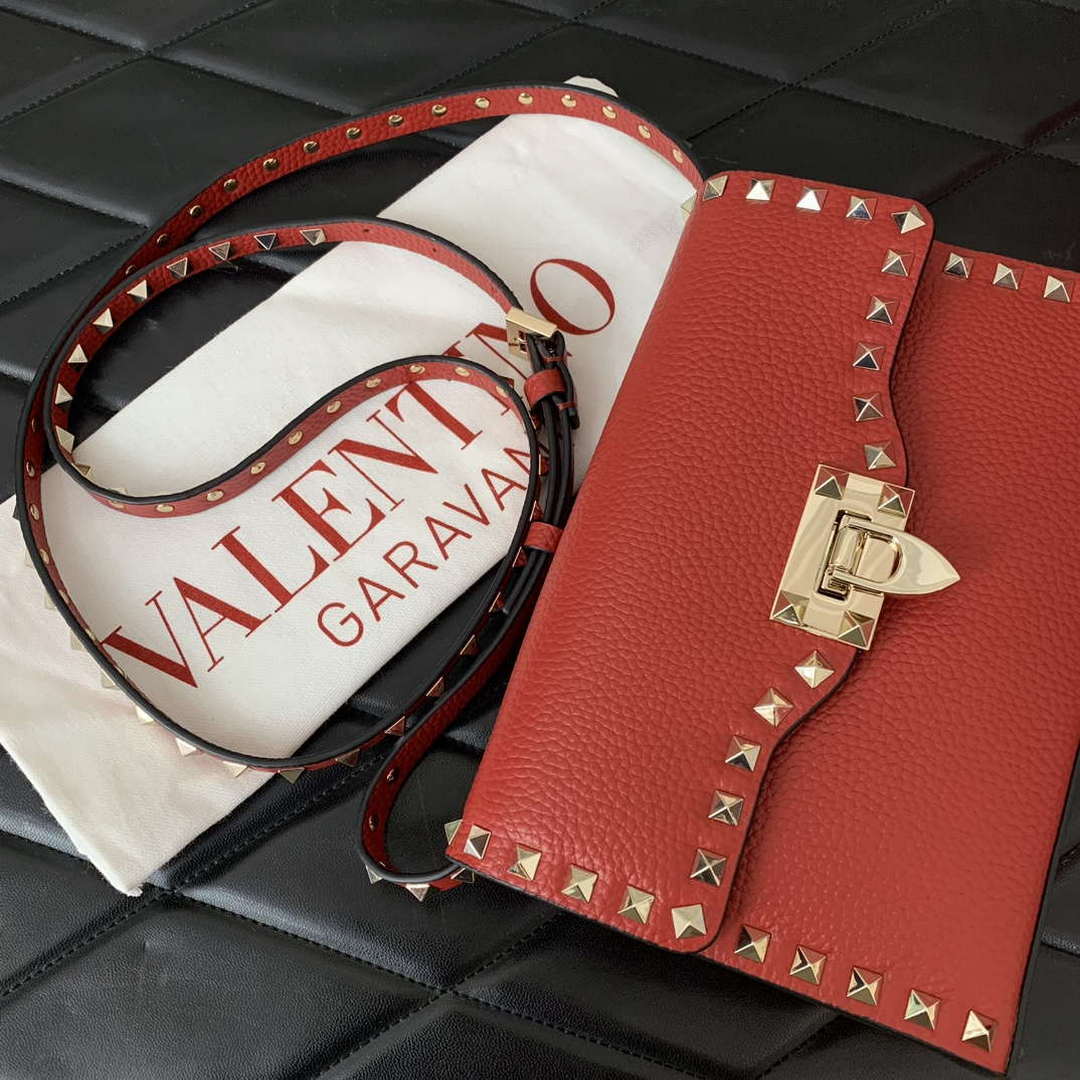 Valentino 5W2B0181VSF_0NO Small Rockstud Grainy Calfskin Crossbody Bag | valentino 5w2b0181vsf 0no small rockstud grainy calfskin crossbody bag 05