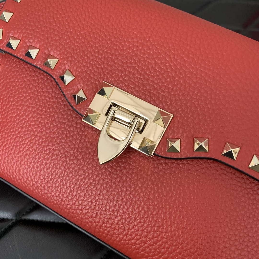 Valentino 5W2B0181VSF_0NO Small Rockstud Grainy Calfskin Crossbody Bag | valentino 5w2b0181vsf 0no small rockstud grainy calfskin crossbody bag 06