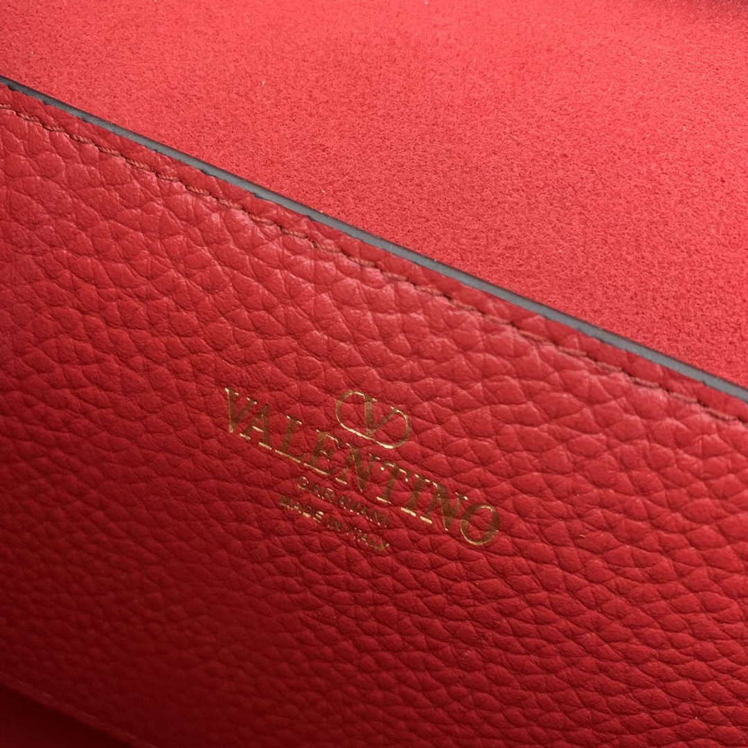 Valentino 5W2B0181VSF_0NO Small Rockstud Grainy Calfskin Crossbody Bag | valentino 5w2b0181vsf 0no small rockstud grainy calfskin crossbody bag 08