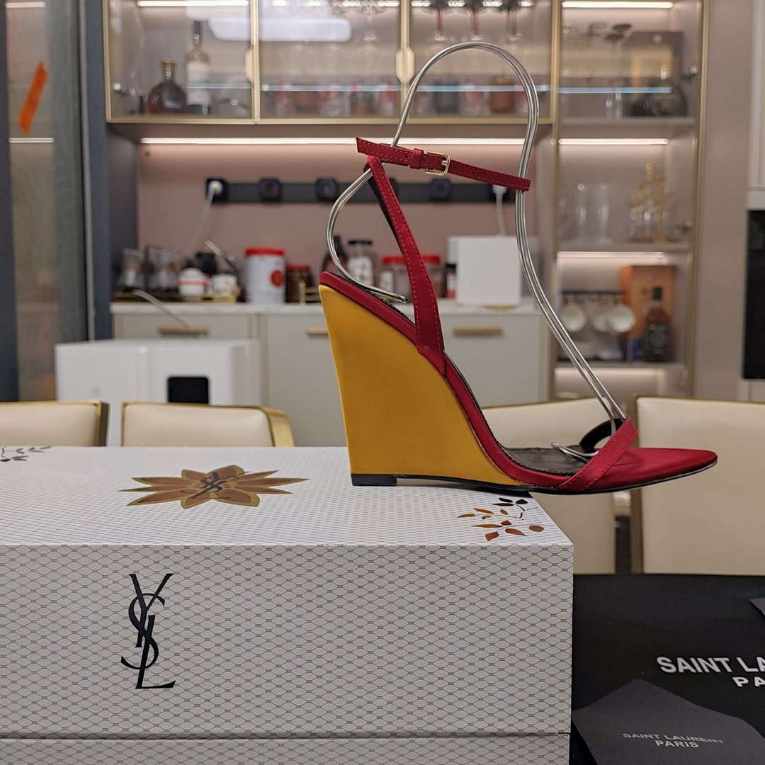 YSL Women's Salomé Wedges in Patent Leather Y20186 | ysl womens la scandale sandals in patent leather y20186 5