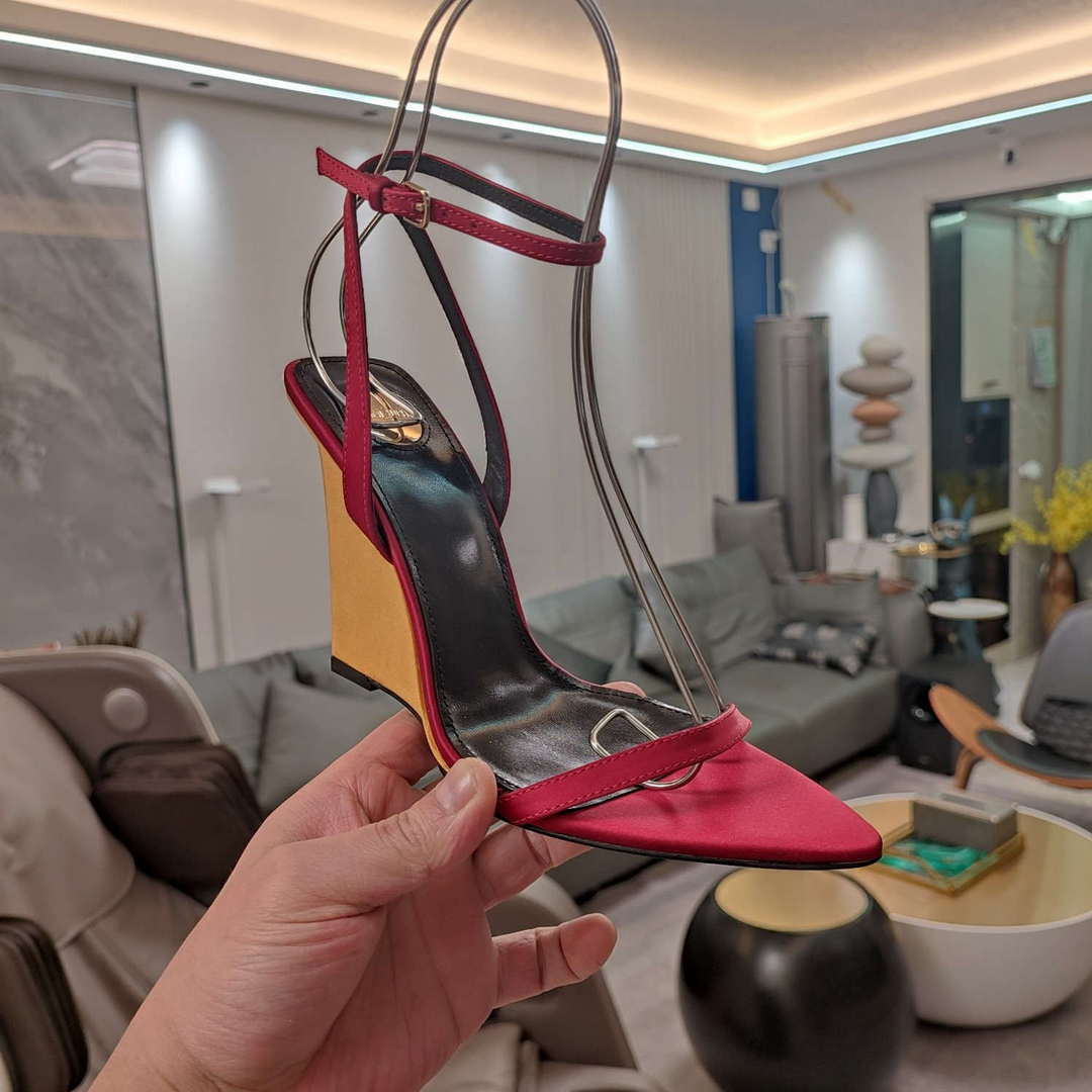 YSL Women's Salomé Wedges in Patent Leather Y20186 | ysl womens la scandale sandals in patent leather y20186 9