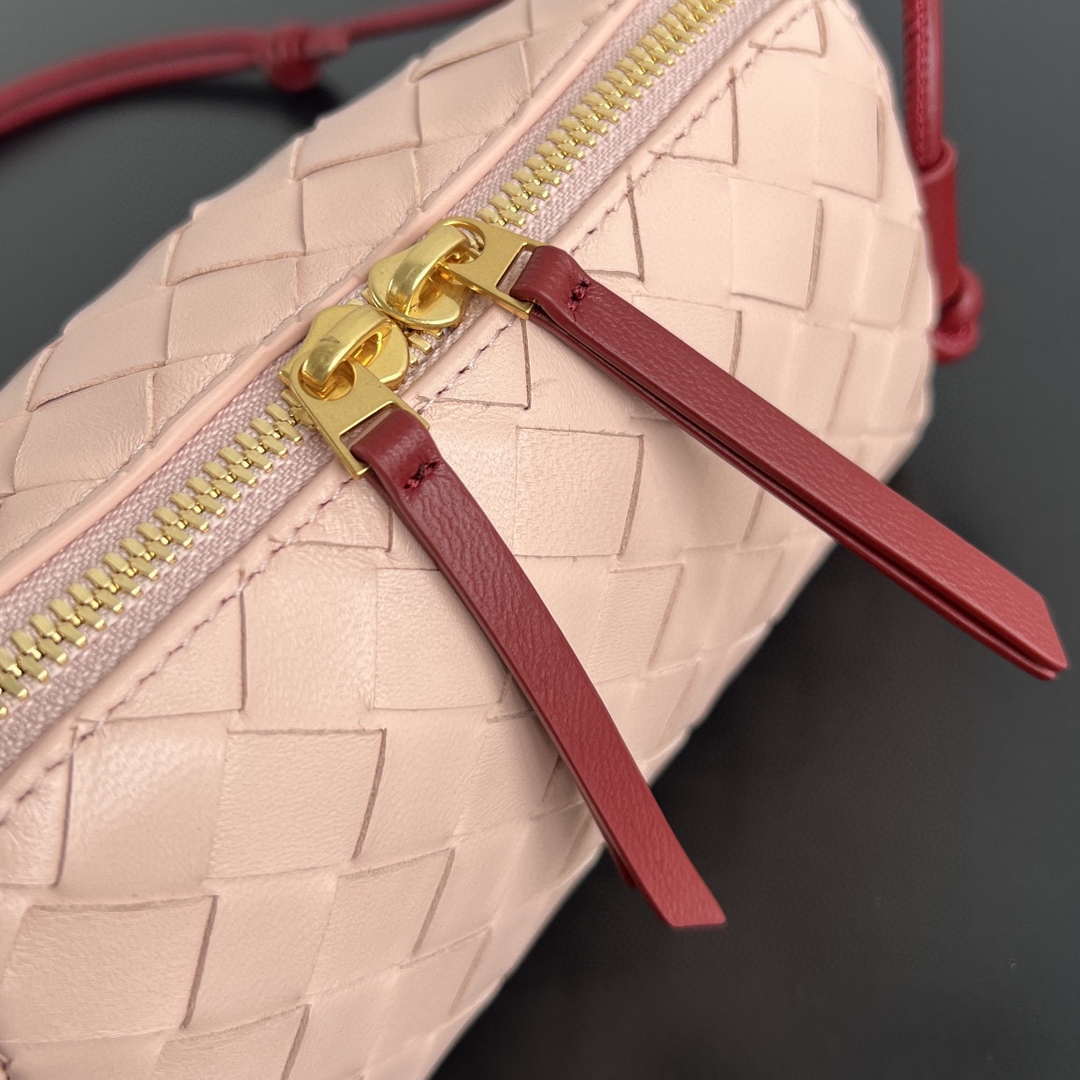 Bottega Veneta BV 794258VCPP18425 Concert Pouch BV92046 | bottega veneta bv 794258vcpp18425 concert pouch 15