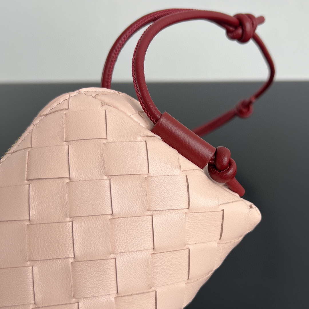 Bottega Veneta BV 794258VCPP18425 Concert Pouch BV92046 | bottega veneta bv 794258vcpp18425 concert pouch 16