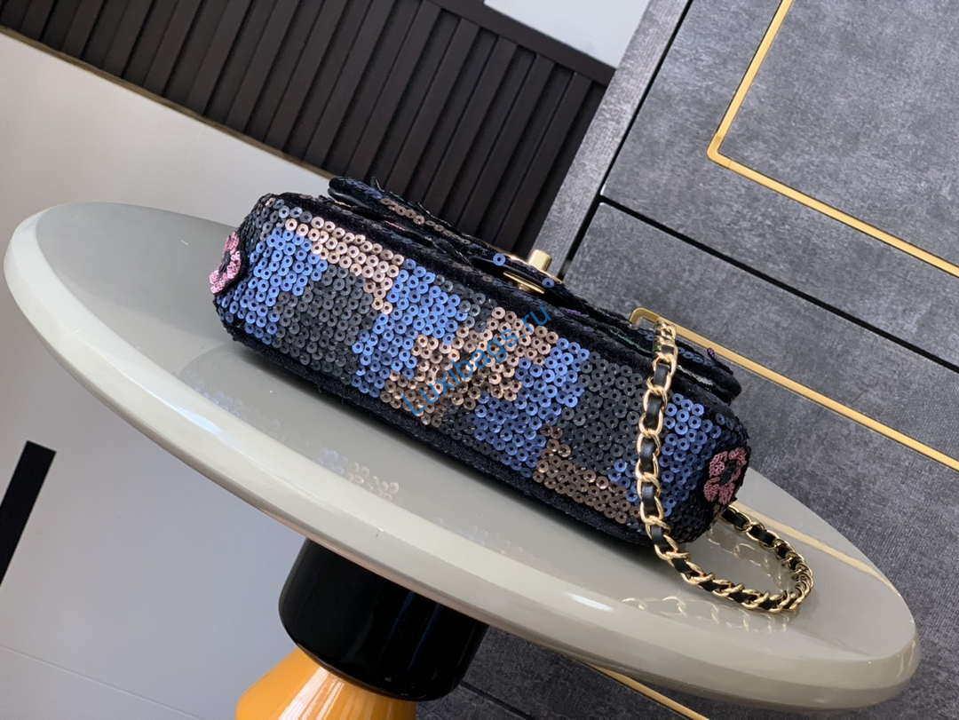 Chanel A69900 25C Mini Flap Handbag High-end handmade embroidery Sequined | chanel a69900 25c mini flap handbag high end handmade embroidery sequined 04