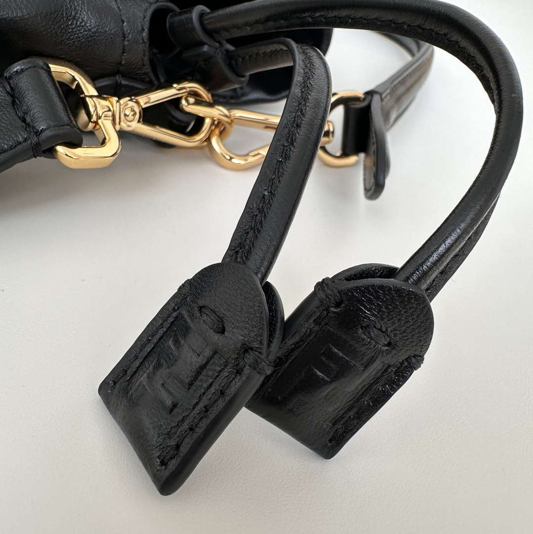 Fendi 8BR833AQ0DF1SK5 Mamma Baguette Medium Black nappa leather bag 8677M | fendi 8br833aq0df1sk5 mamma baguette medium black nappa leather bag 8677m 05